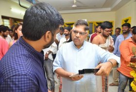 Venkatesh-and-Varun-Tej-F2-Movie-Launch Photos-08